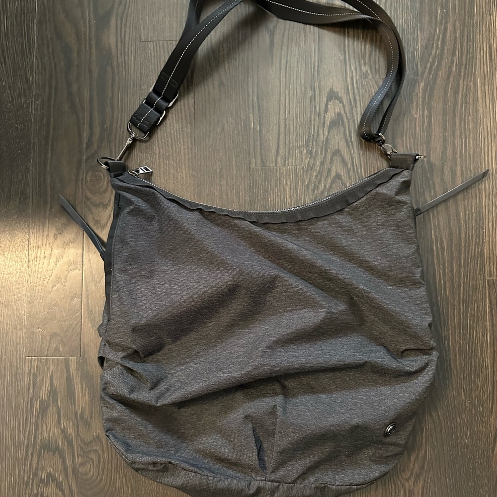 Lululemon crossbody gym bag